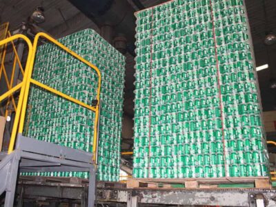 Semi-automatic canbottle depelletizer