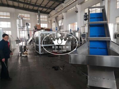 Small Scale 2000-4000BPH Juice Washing Filling Capping Labeling Packaging Line